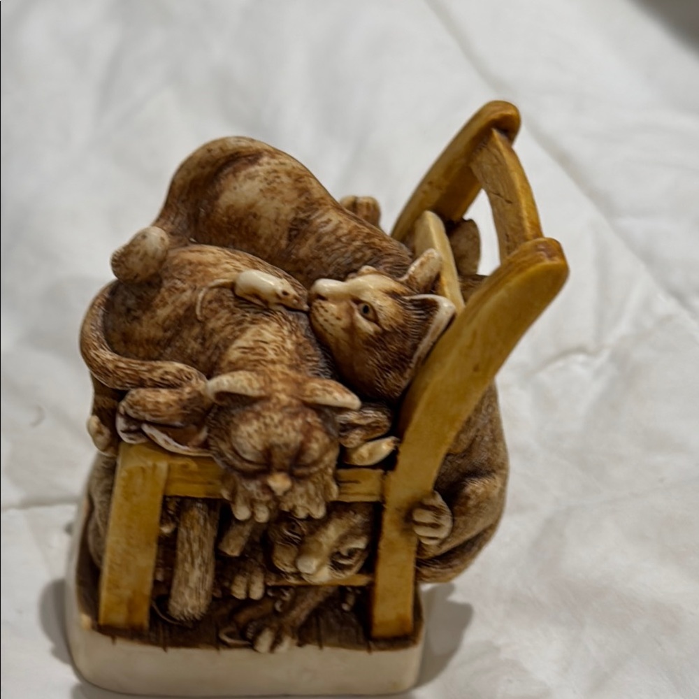 NWT Harmony Kingdom Rumble Seat cats carving - Picture 5 of 8